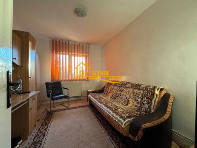 Apartament cu 3 camere, etaj intermediar, str. Argintului