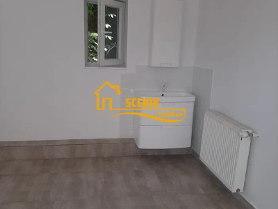 Sacele, zona centrala, spatiu comercial de inchiriat