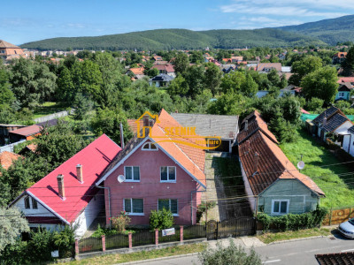 Covasna, casa cu structura deosebita, curte generoasa, dependinte foarte utile!