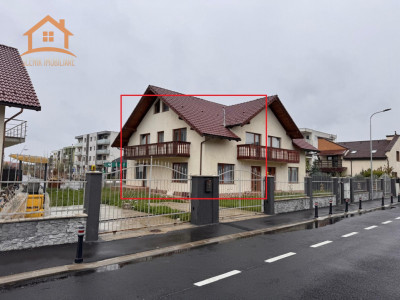 Ghimbav,  1/2 dintr-un duplex, prima inchiriere, in curs de amenajare