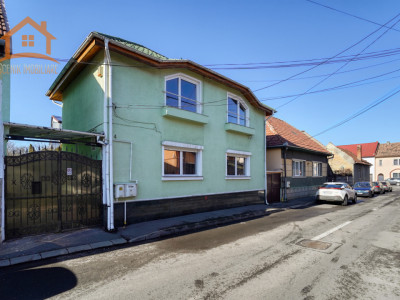 Casa eleganta, 8 camere, Zona Aurel Vlaicu, str. Tebea, complet Mobilată