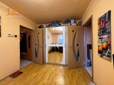 Apartament cu 3 camere semidecomandat, zona Parcul Mic